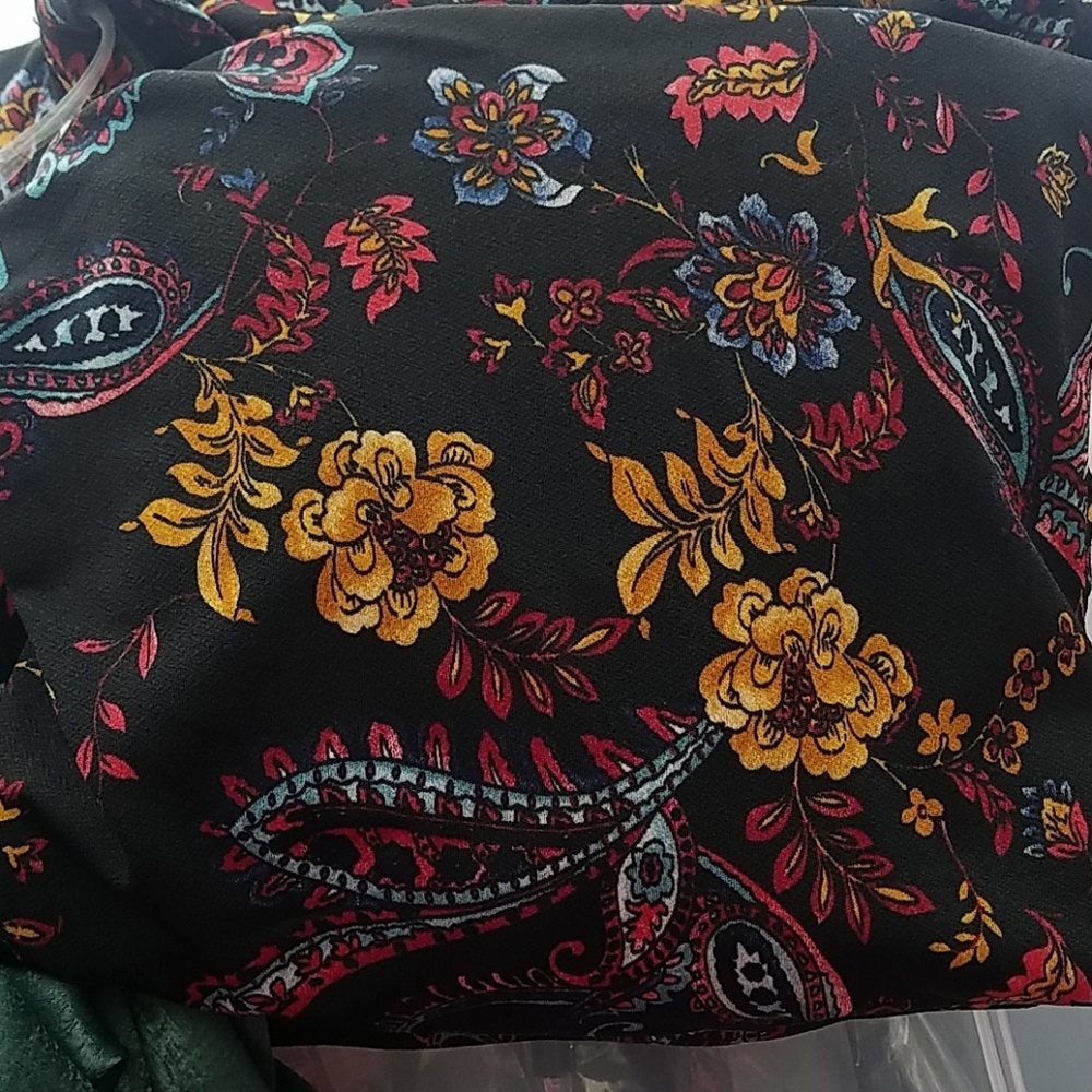 Black Paisley Knotted Blouse - Picture 3 of 3